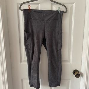 Lululemon grey cropped leggings
